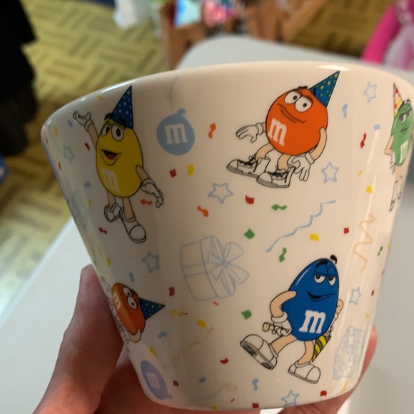 M & M World Las Vegas Snack Bowl - Picture 5 of 8